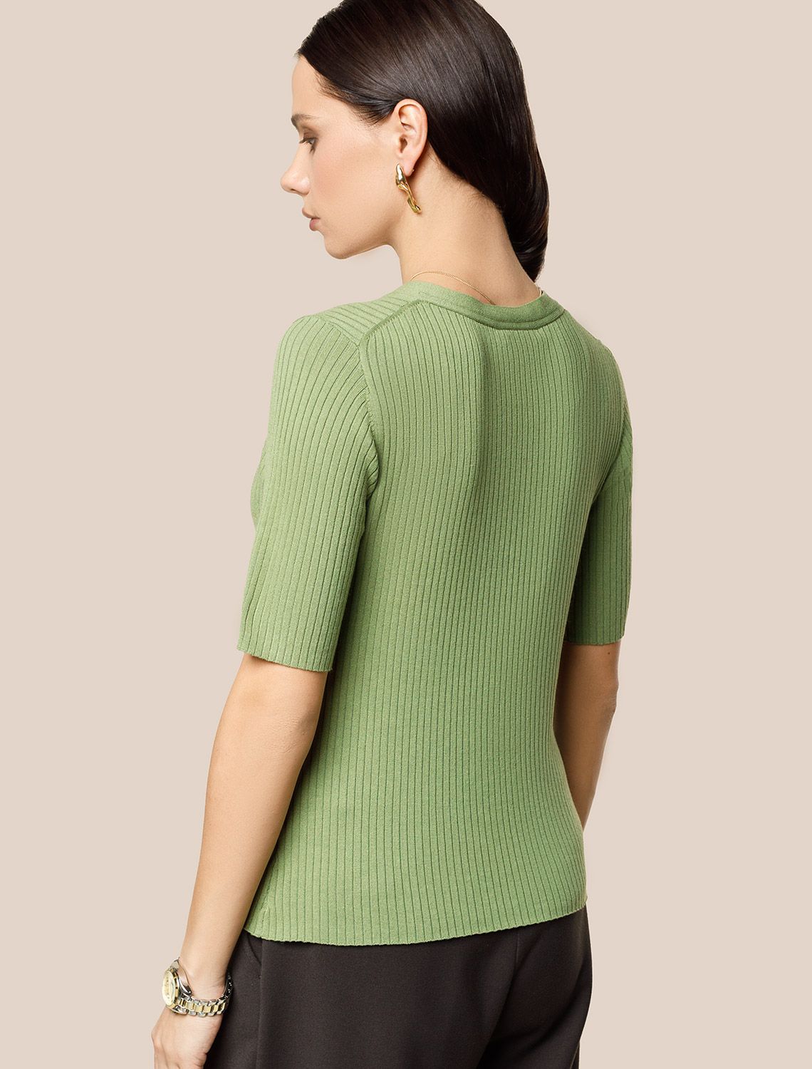 Джемпер тонкой вязки из вискозы с нейлоном D39.337 зеленый