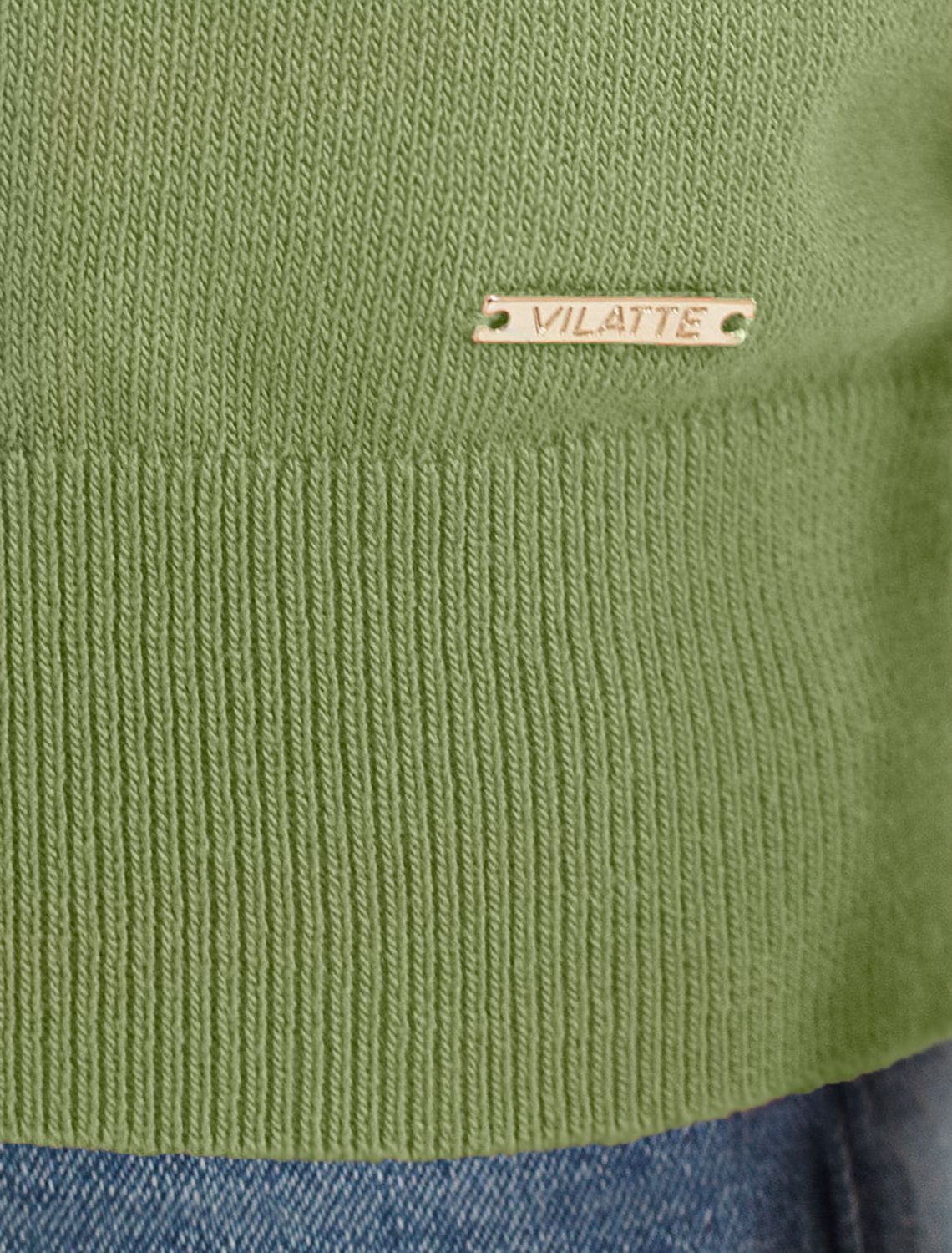 Джемпер тонкой вязки из вискозы с нейлоном D39.355 зеленый