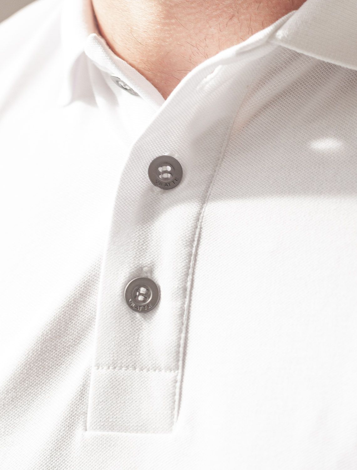 Футболка-поло из фактурного трикотажа U49.017 белый