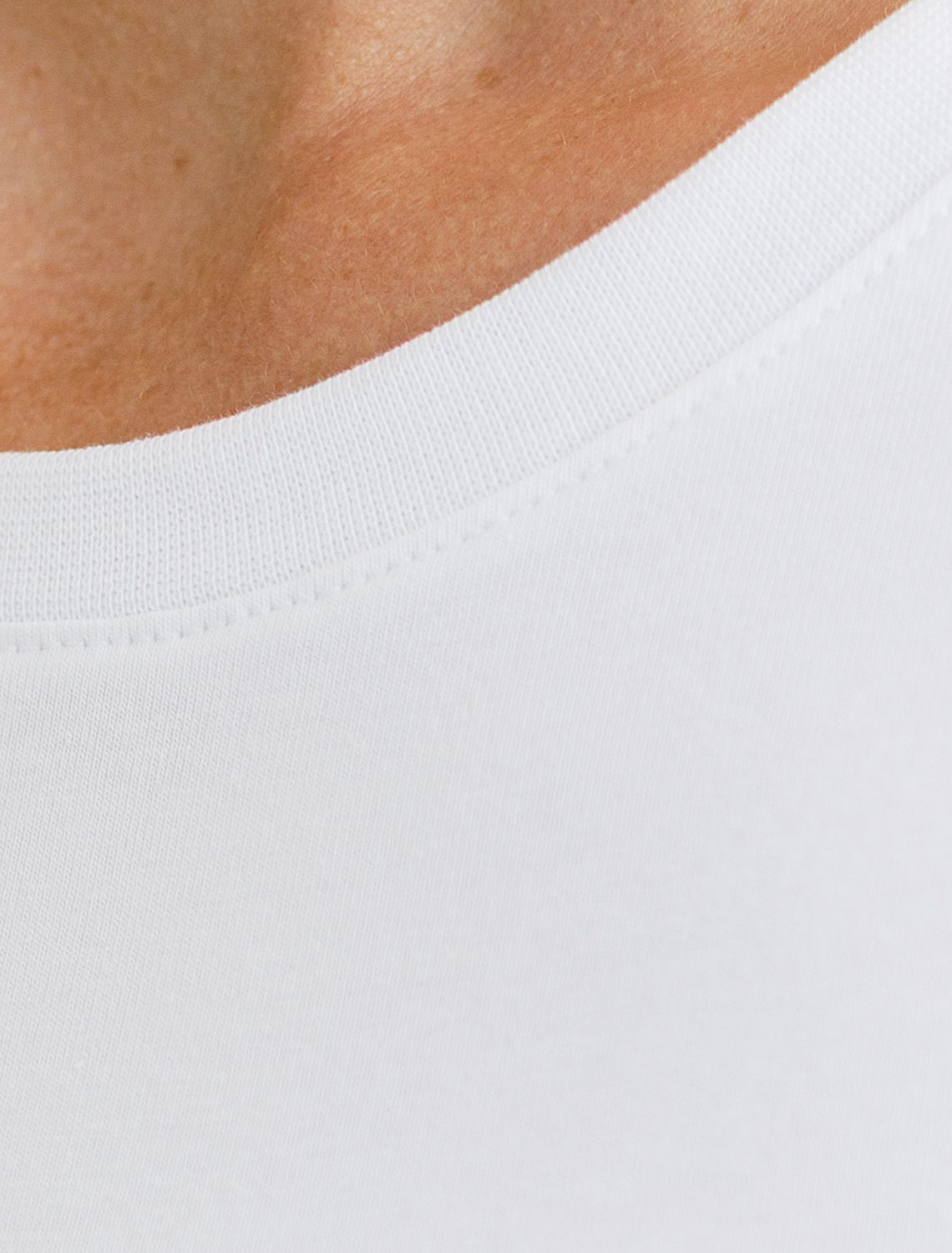 Футболка D49.111 белый