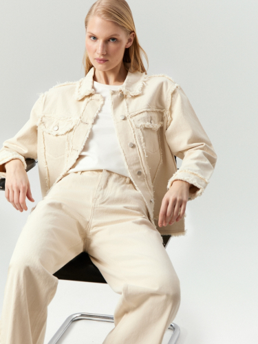 Джинсовая куртка oversize с бахромой ,
100% хлопок ,