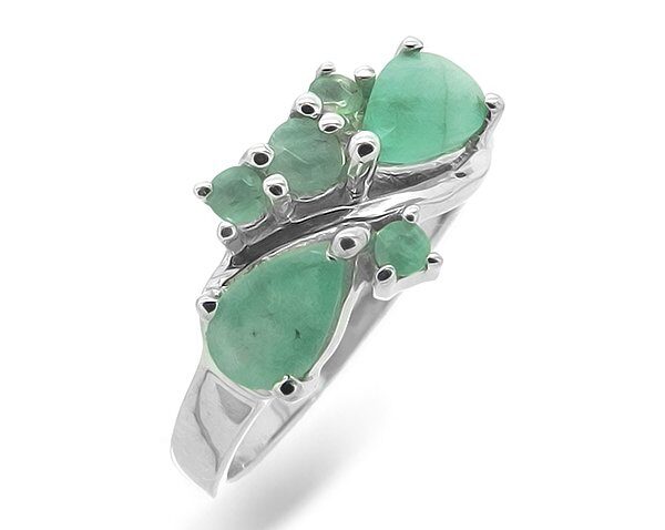 Кольцо из серебра изумруд, Традиция