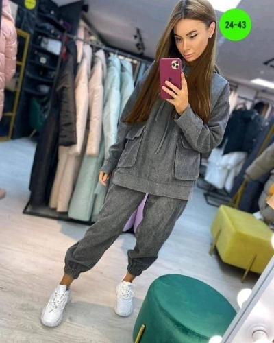 Костюм женский