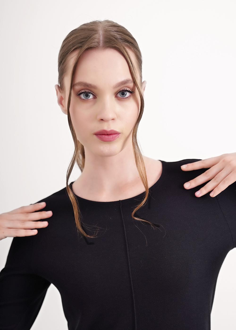 Ст.цена 1250р CLE 156953/181рс Джемпер женский 156953/181рс чёрный