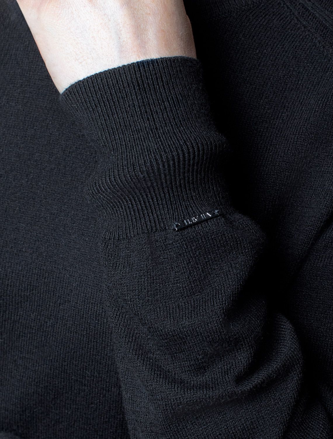 Джемпер тонкой вязки из хлопка с кашемиром D39.350 черный