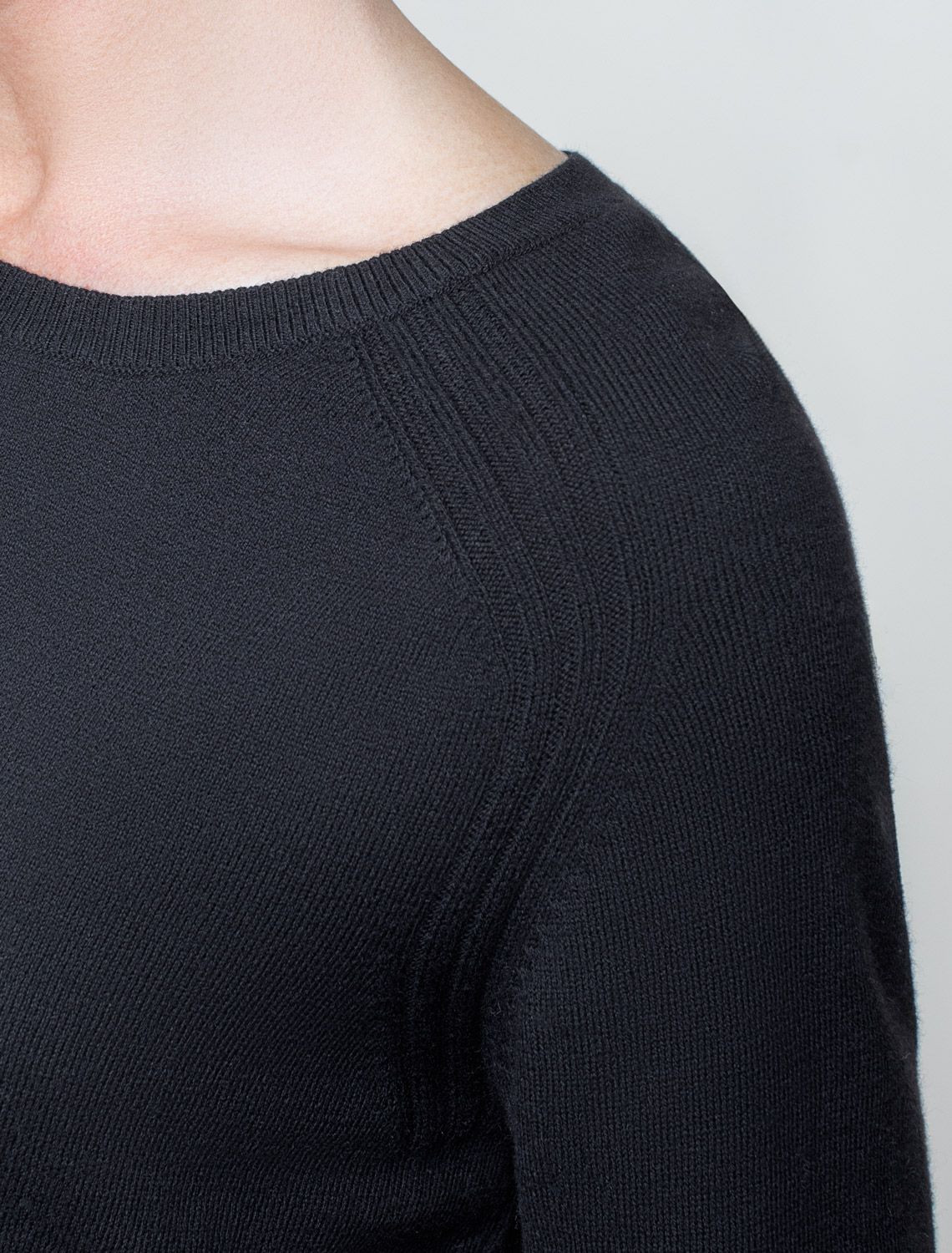 Джемпер тонкой вязки из хлопка с кашемиром D39.350 черный