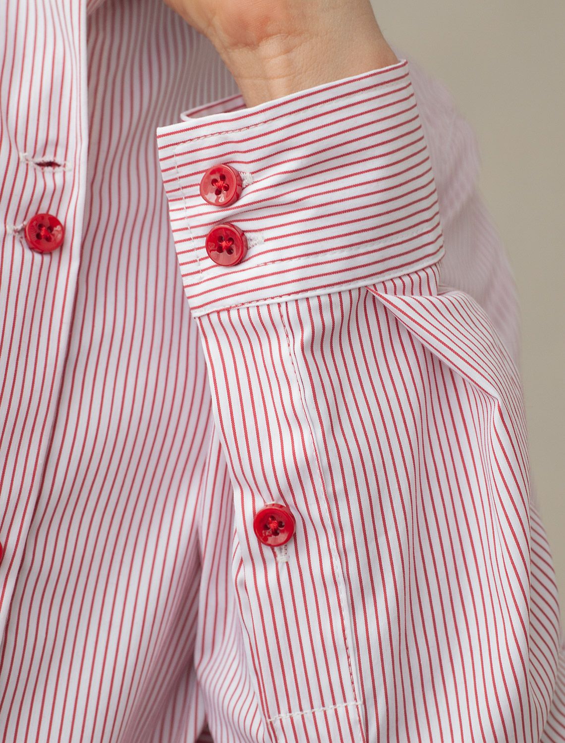 Блузка прилегающего силуэта из хлопка D29.273 белый-красный