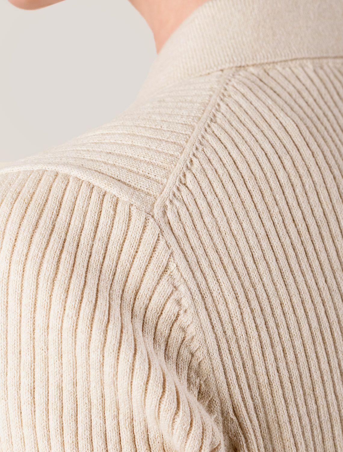 Джемпер-поло с застежкой на молнии из хлопка с кашемиром D39.351 бежевый меланж