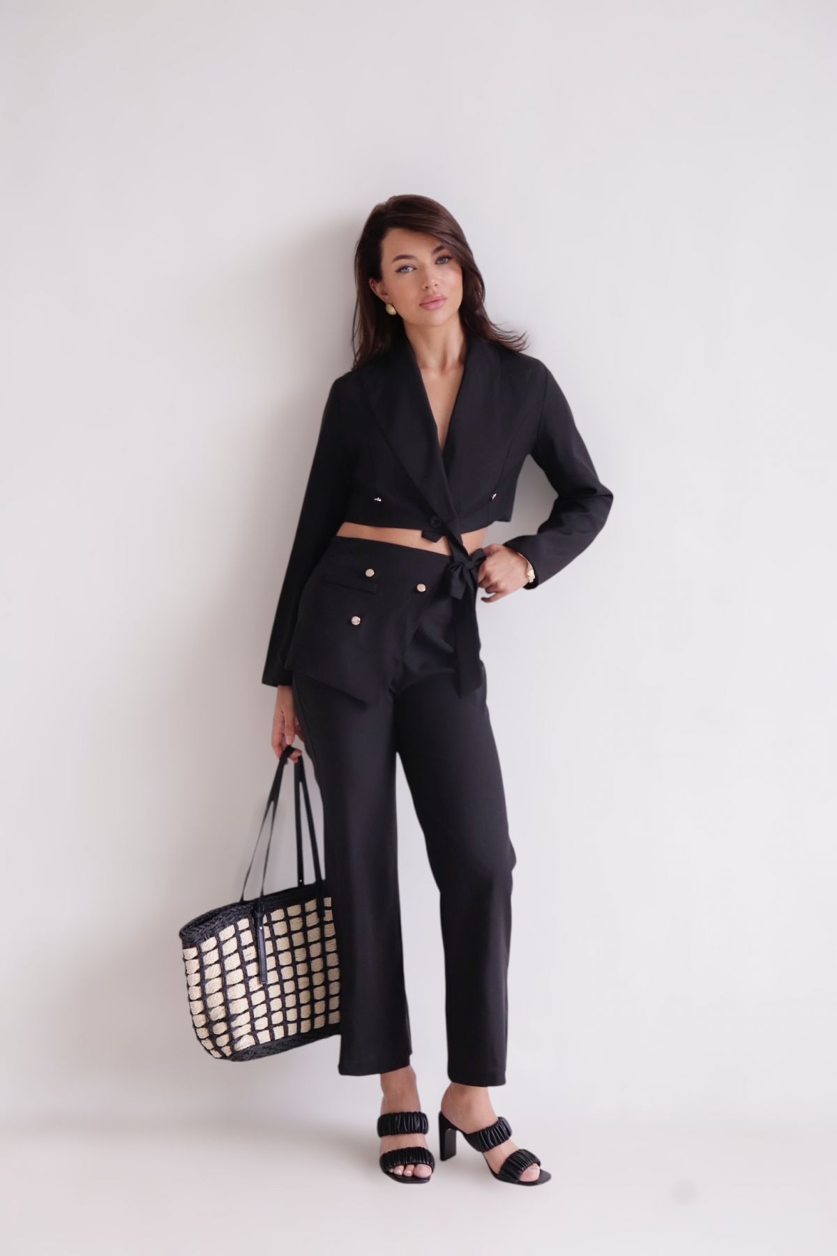 16723 Костюм брючный черный