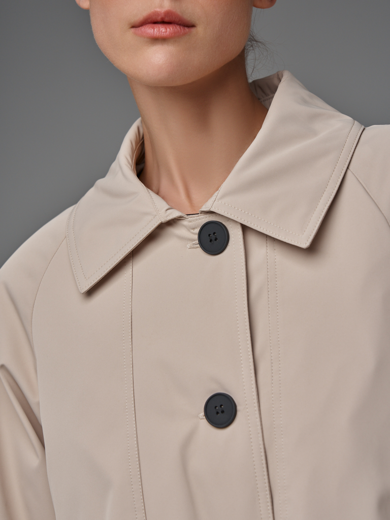 6585 р.  8781 р.  Плащ утепленный светло-бежевый