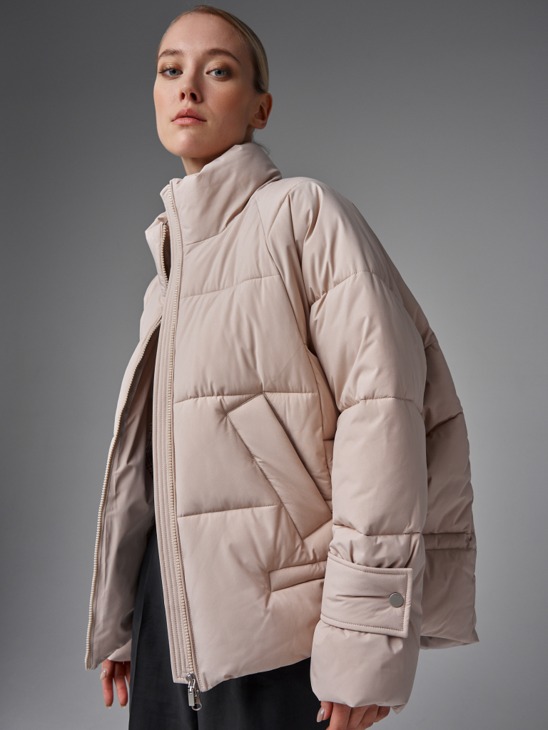 3926 р.  6490 р.  Пуховик женский бежевый