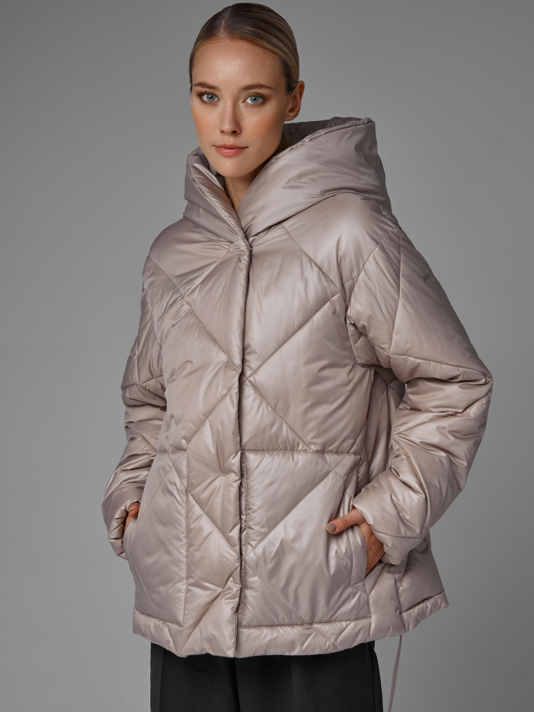 5354 р.  10842 р.  Пуховик женский темно-бежевый