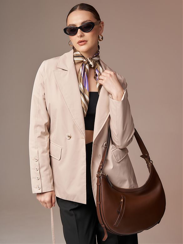 5793 р. 7426 р. Куртка женская бежевый