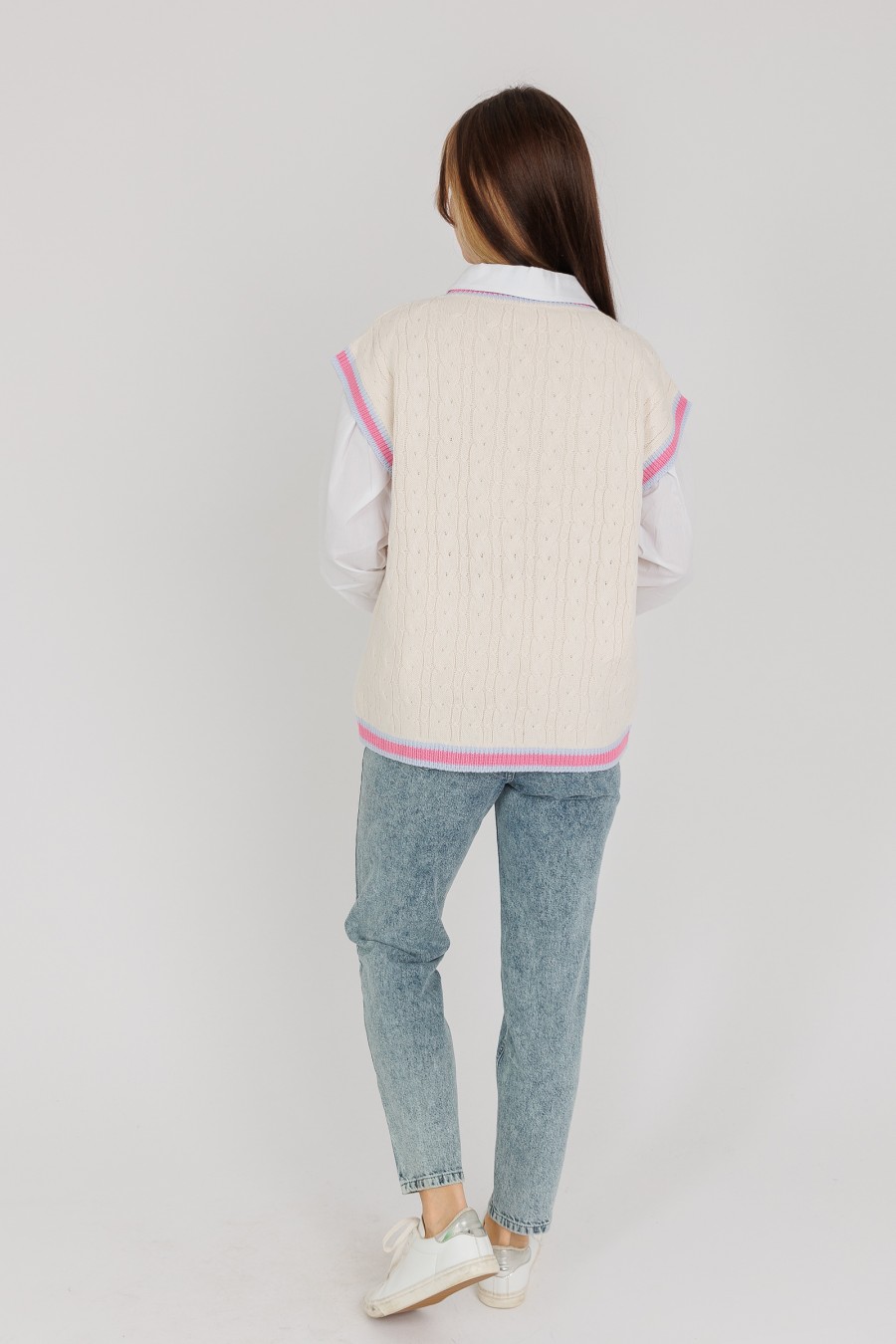 Жилет 22-7048 молочный One size