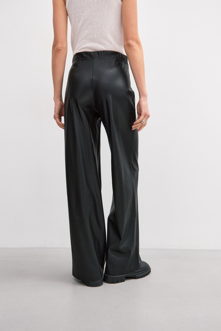 950р1340рБрюки PN 24-4051 р.164-170 черный