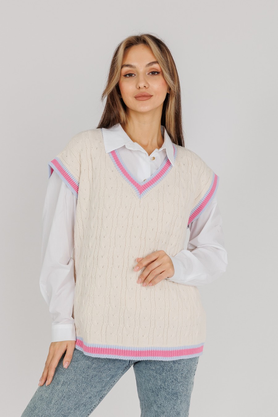 Жилет 22-7048 молочный One size