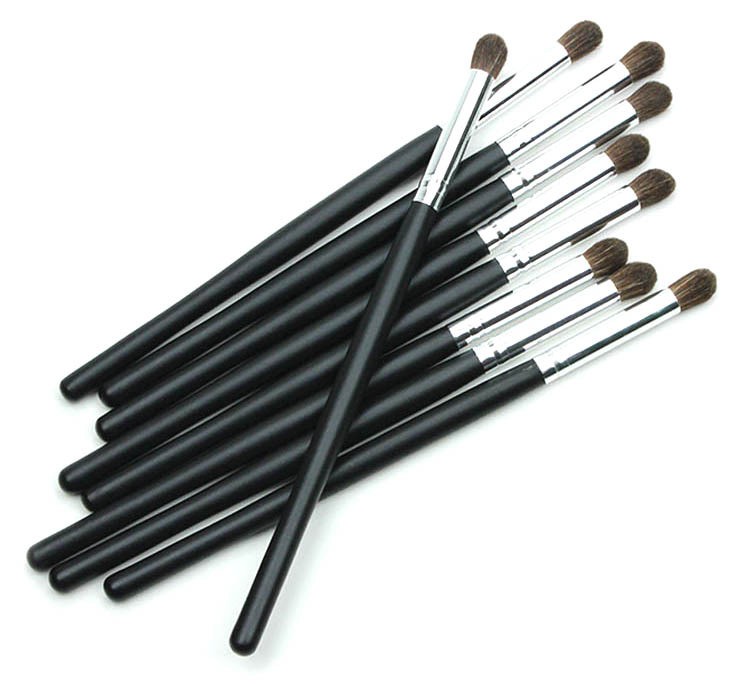 Кисть-бочонок для теней