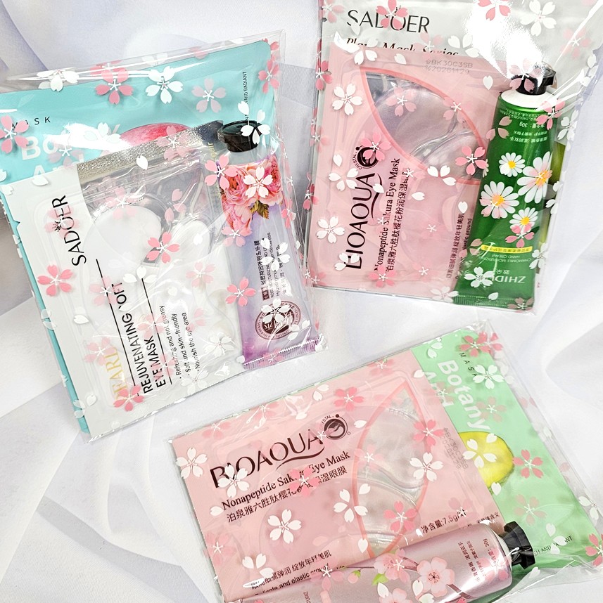 Подарочный мини-набор в цветочном пакетике (Маска + Крем для рук + Патчи 1 пара)