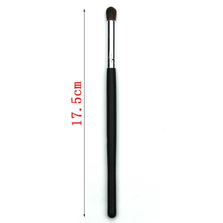 Кисть-бочонок для теней