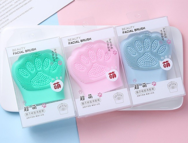 Очищающая силиконовая щетка для лица Кошачья Лапа, надевается на пальцы (Цвет случайный)