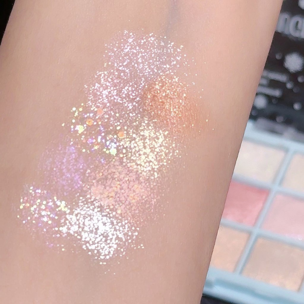 Палетка мерцающих теней Dikalu 9 цв. Снежинки