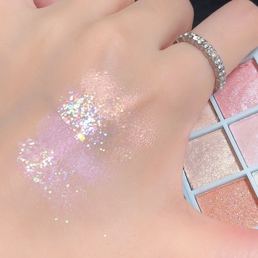 Палетка мерцающих теней Dikalu 9 цв. Снежинки