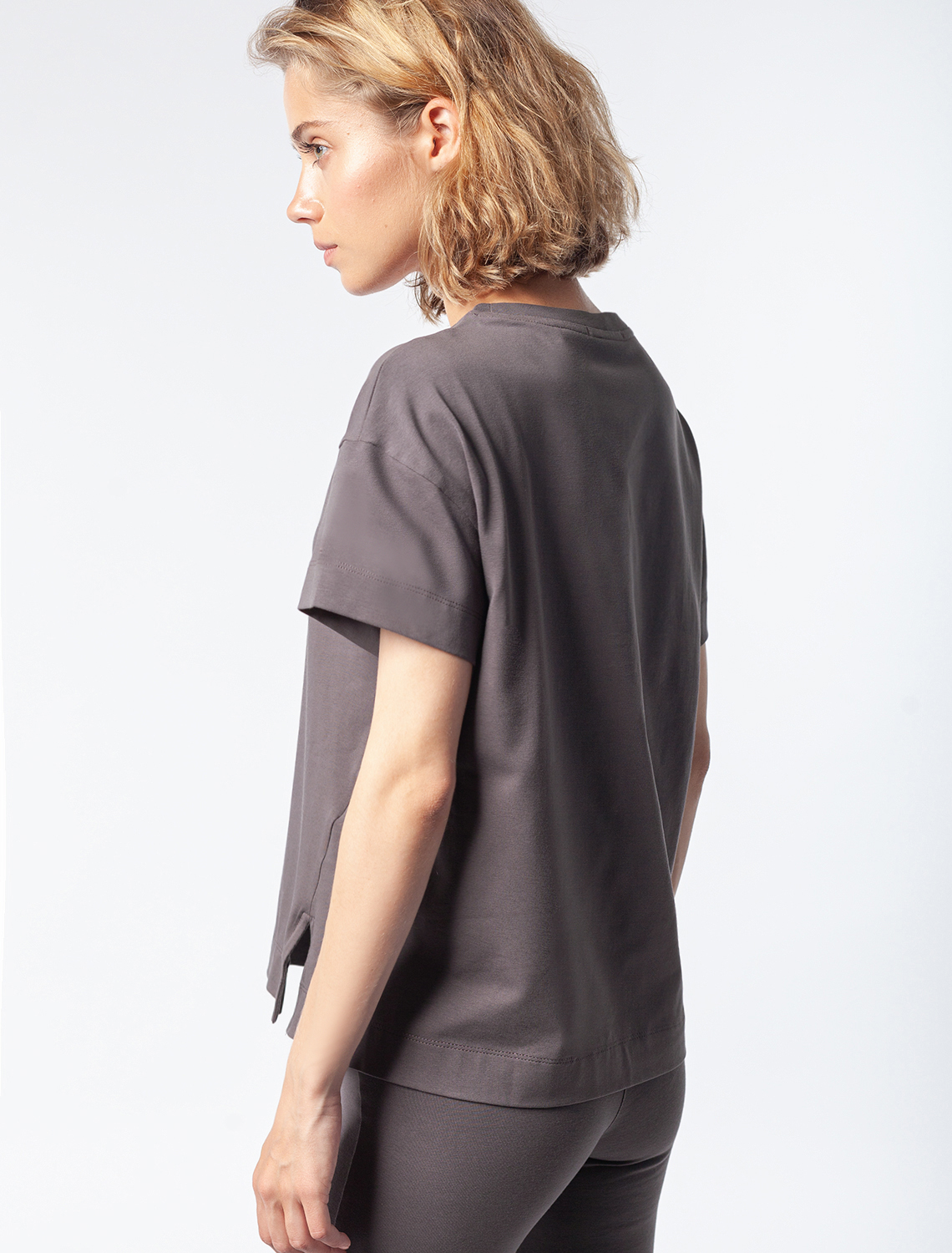 Ст.цена 1390р Футболка из премиального хлопка с авторским принтом D49.007 темно-серый_eucalyptus