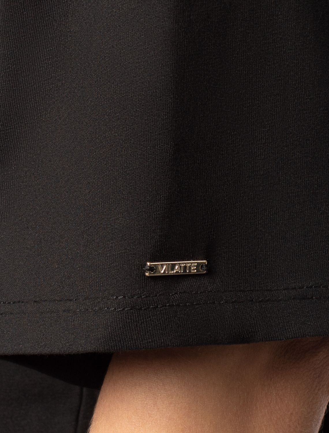 Ст.цена 1090р Укороченная футболка силуэта овер-сайз D49.090 черный