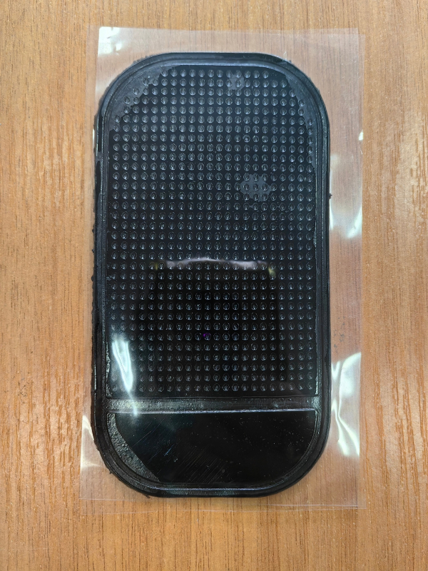 Автомобильный противоскользящий коврик для телефона