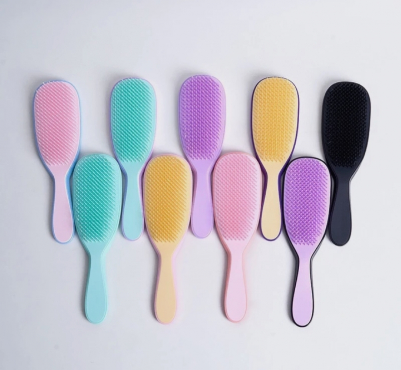 Расческа массажная с мягкими зубчиками разного размера