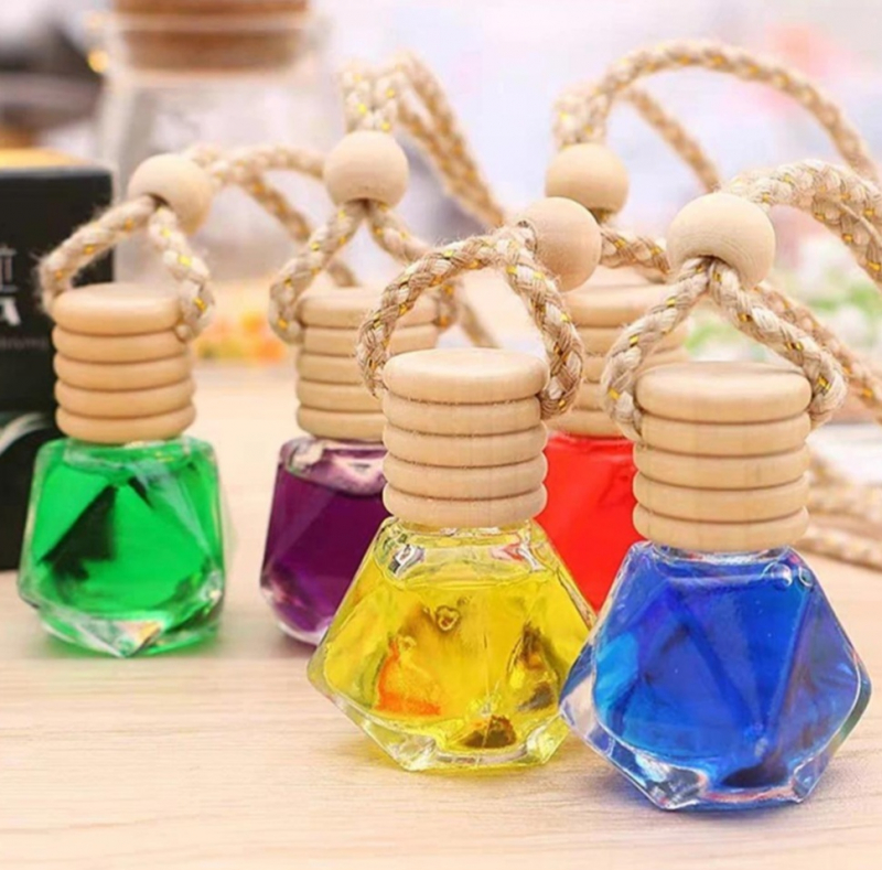 Освежитель в автомобиль подвеска красный османтус