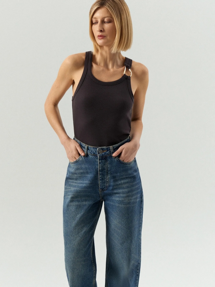 Топ с металлической вставкой ,
63% полиэстер, 31% вискоза, 6% спандекс ,