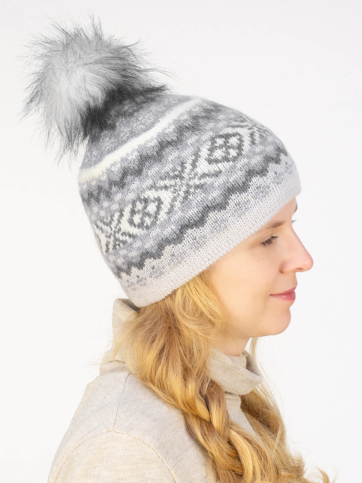 Шапка зимняя женская Марселан (Цвет светло-серый), размер 54-56, шерсть 70%