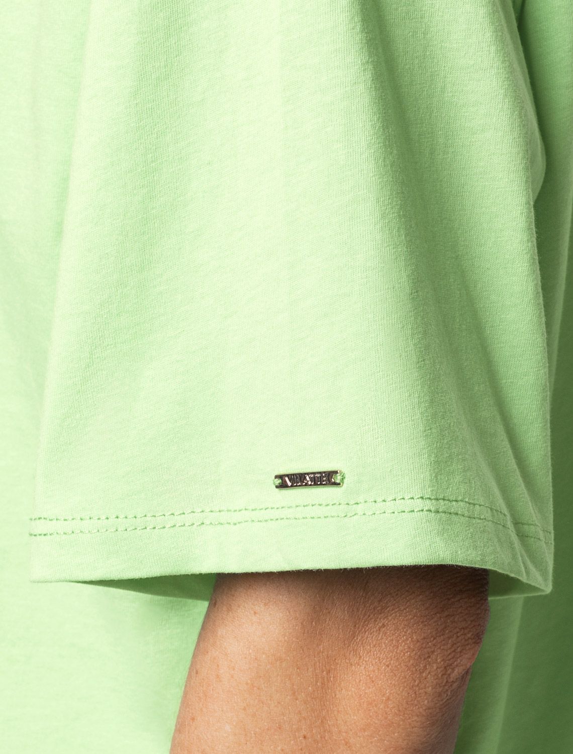 Укороченная футболка силуэта овер-сайз D49.090 фисташковый