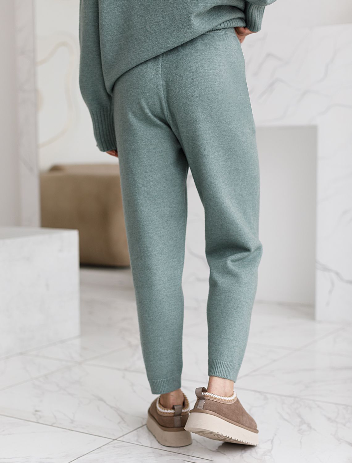 Брюки из пряжи с кашемиром D38.013 светло-оливковый меланж