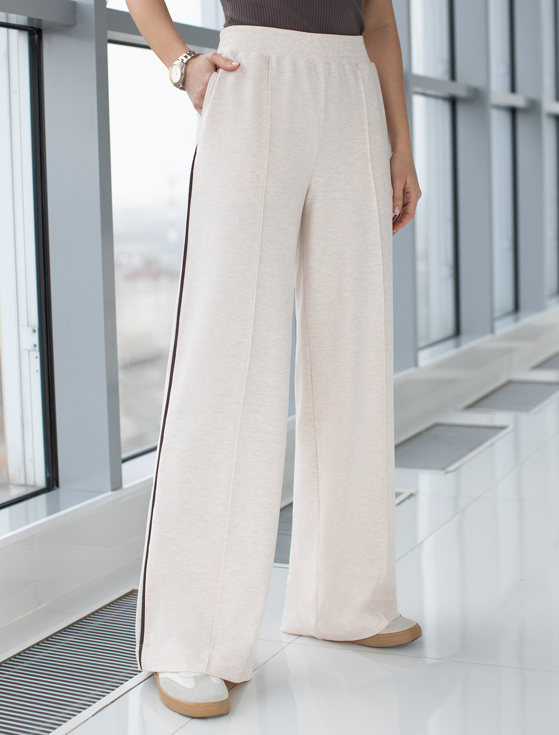 Брюки из эластичного футера двухнитки D44.145 бежевый меланж