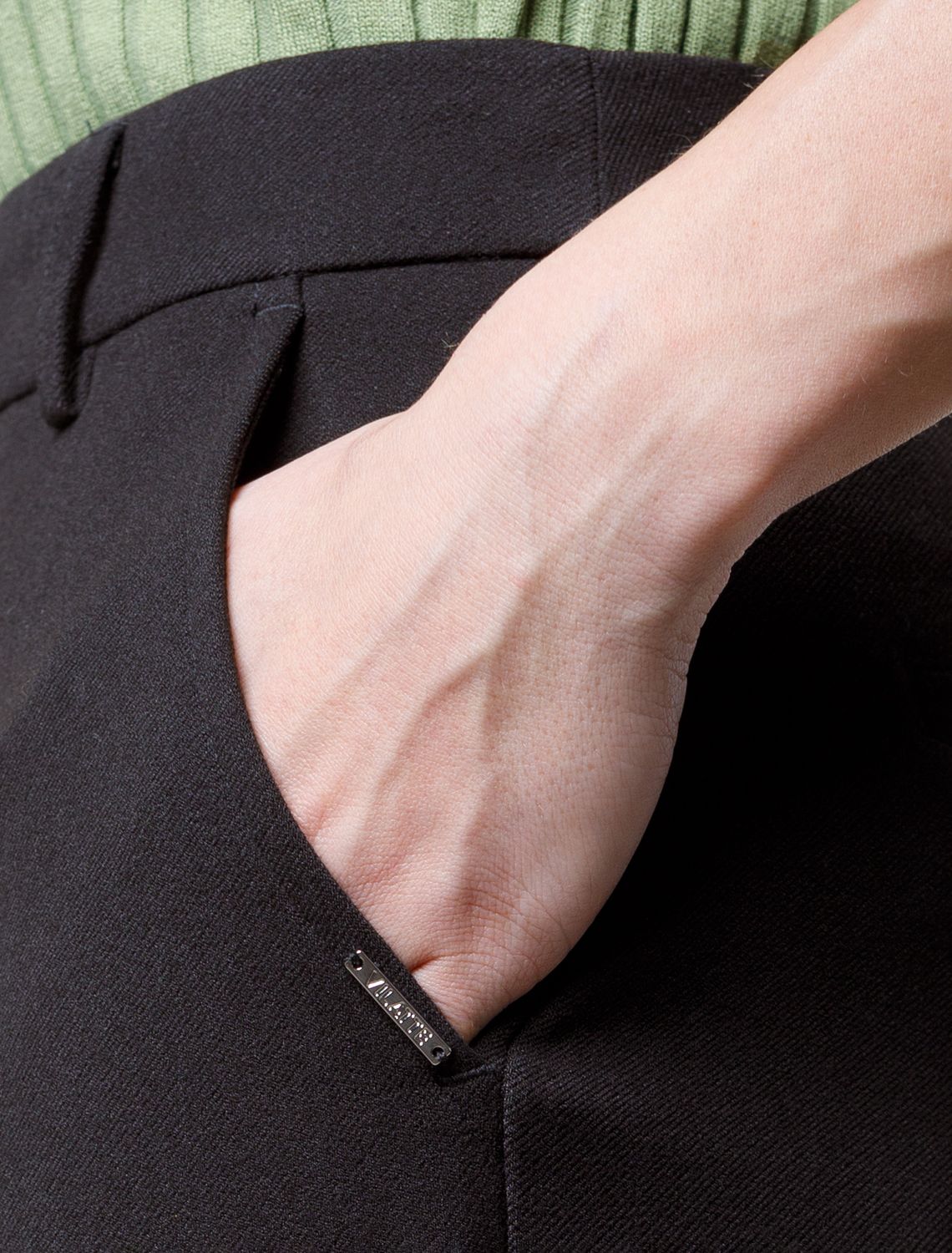 Прямые брюки из супер-плотной эластичной поливискозы D24.287 черный