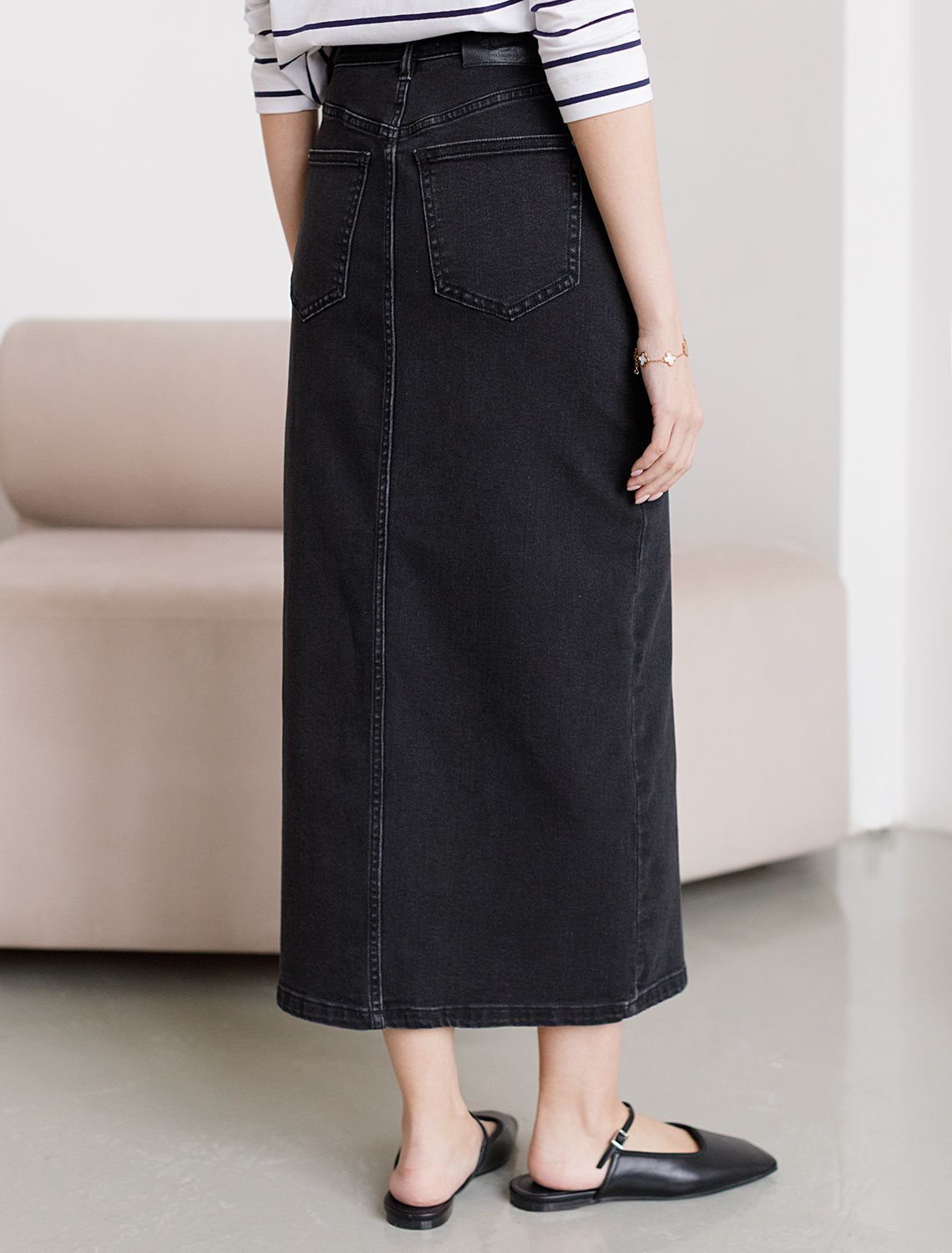 Джинсовая юбка из плотной эластичной джинсы 13OZ. D56.124 черный