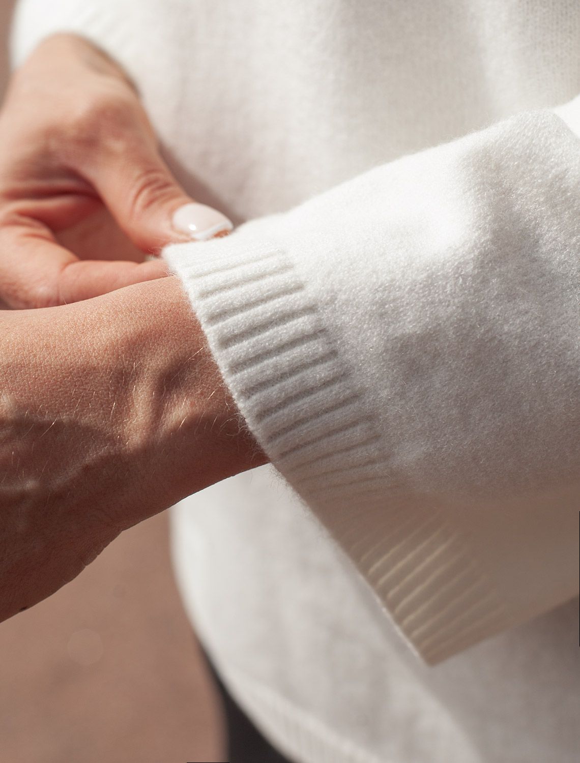 Свитер из пряжи с кашемиром D34.205 натуральный белый