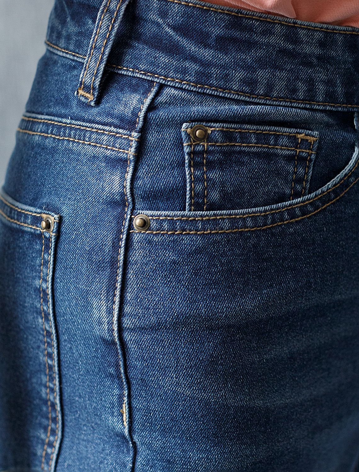 Джинсы мом фит из мягкой эластичной джинсы 13,5OZ D54.304 синий