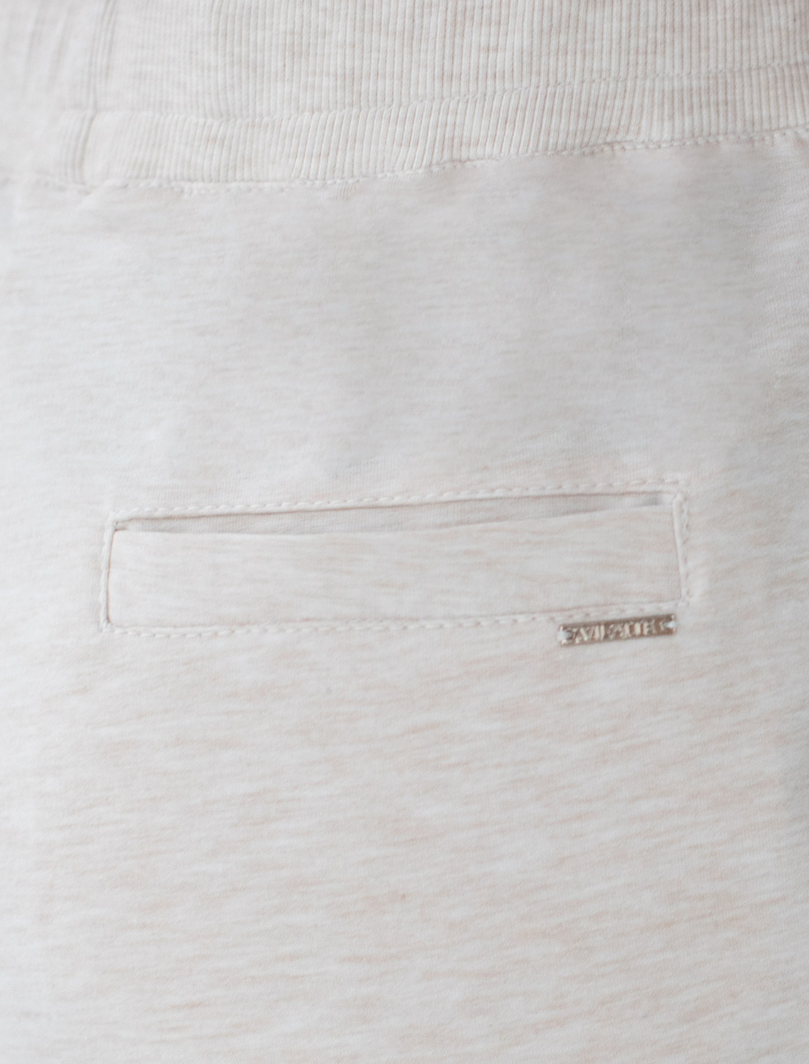 Брюки из эластичного футера двухнитки D44.145 бежевый меланж