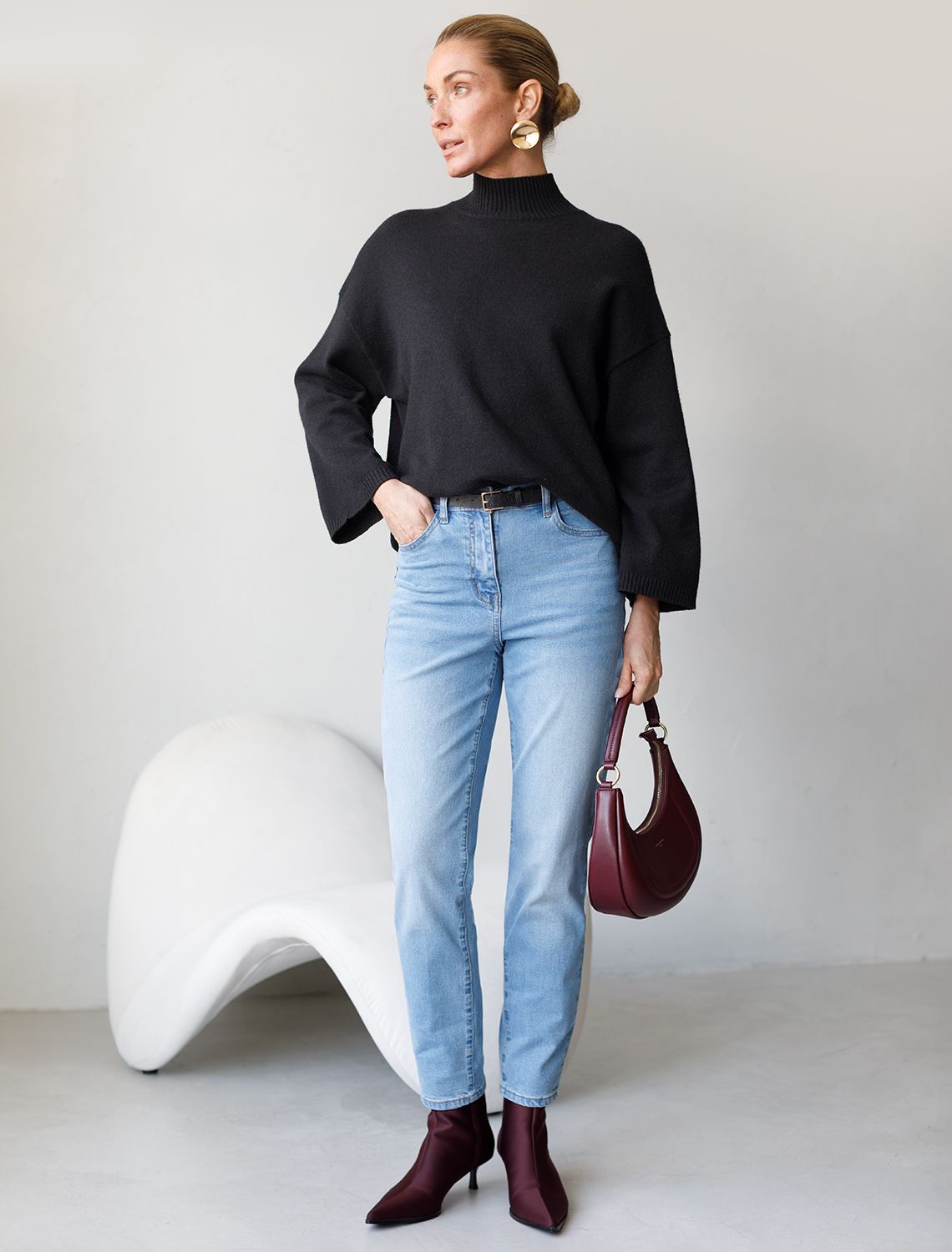 Джинсы мом фит из мягкой эластичной джинсы 12OZ D54.304 голубой