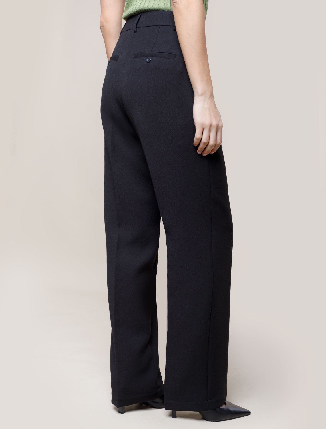 Прямые брюки из супер-плотной эластичной поливискозы D24.287 черный