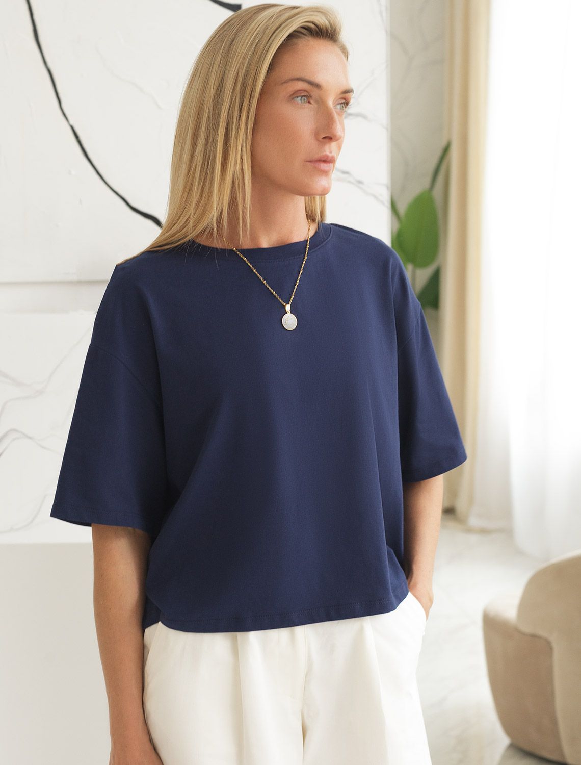 Укороченная футболка силуэта овер-сайз D49.090 т.синий