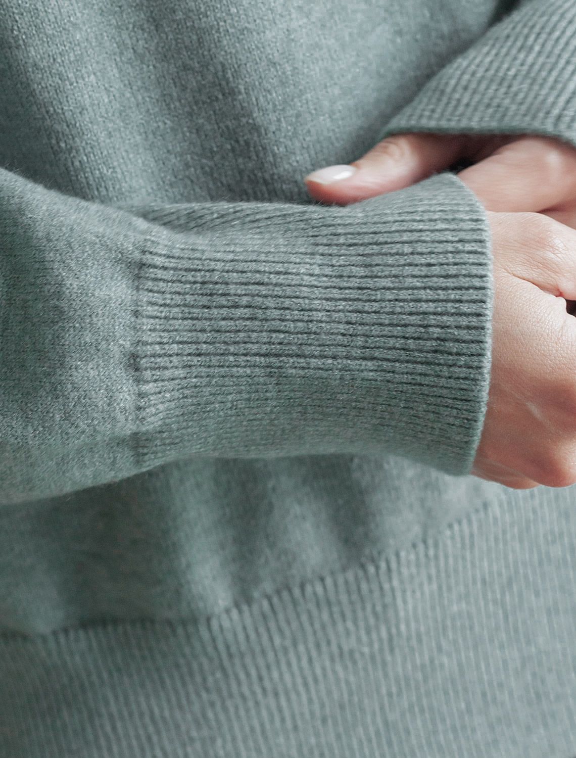 Свитер из пряжи с кашемиром D34.206 светло-оливковый меланж