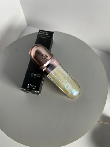 Блеск для губ с 3D эффектом  3D Hydra Lipgloss 01