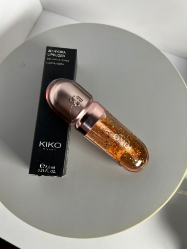 Блеск для губ с 3D эффектом  3D Hydra Lipgloss 02