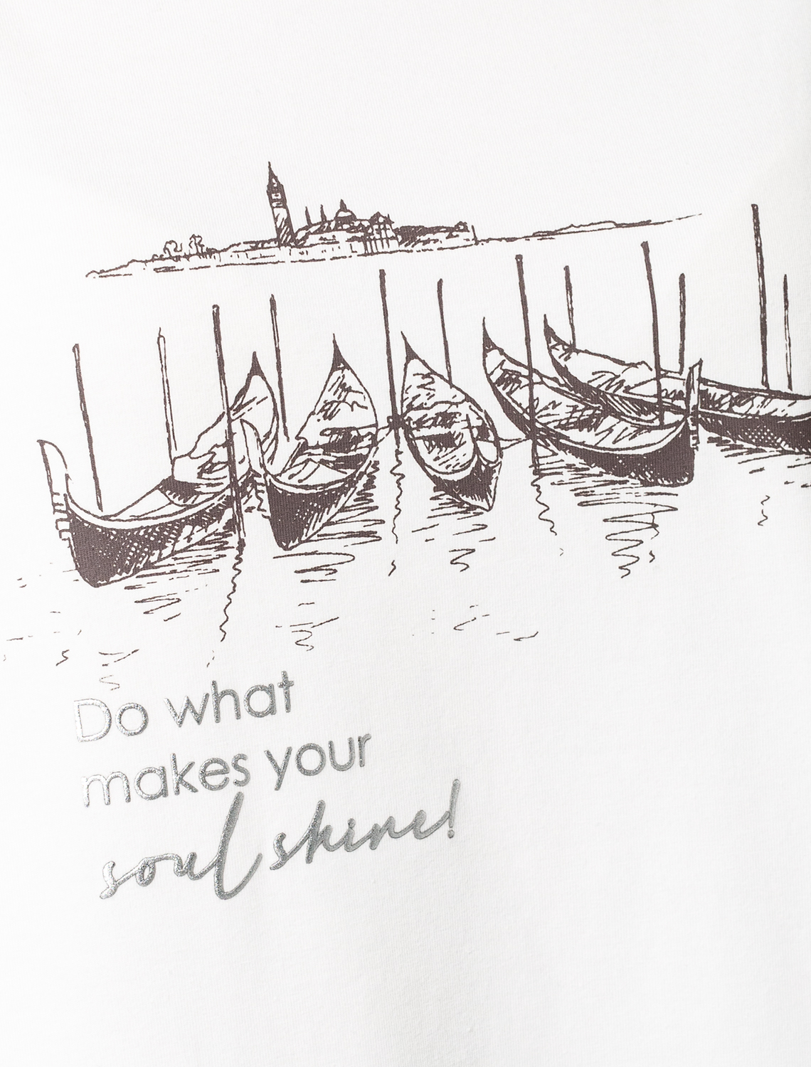 Футболка свободного кроя с авторским принтом