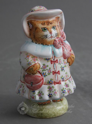 Кошечка в шляпе