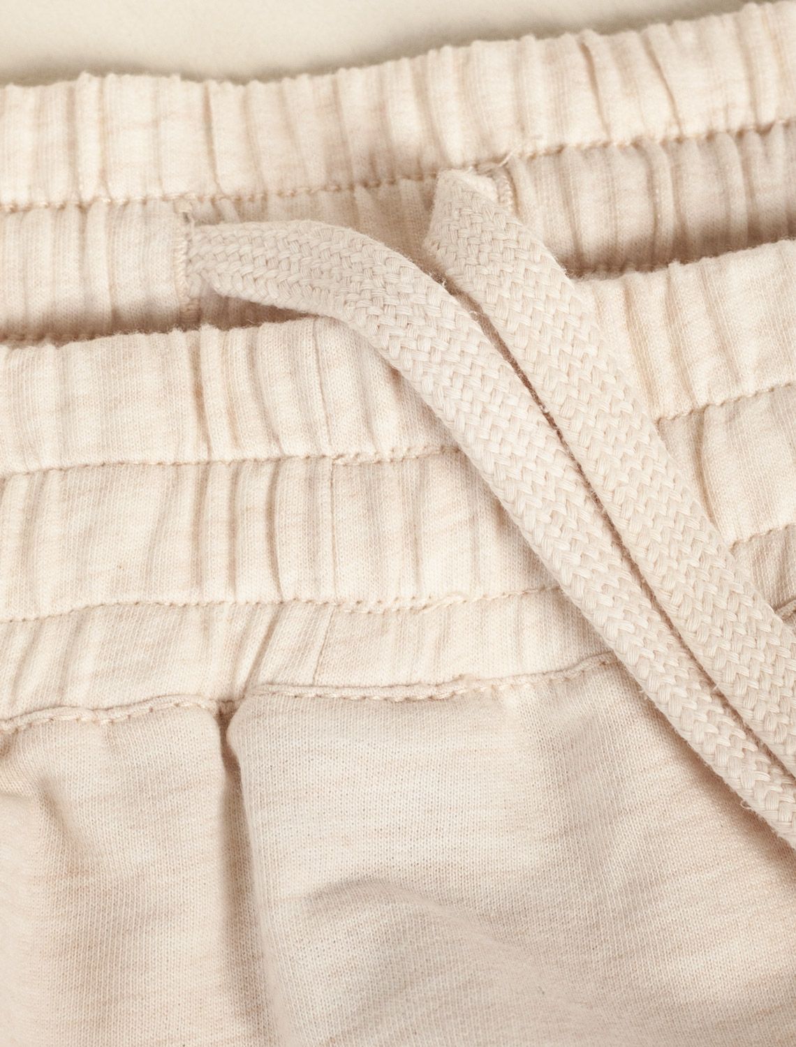 Ст.цена 1690р Шорты из тонкого футера с эластаном U48.003 бежевый меланж